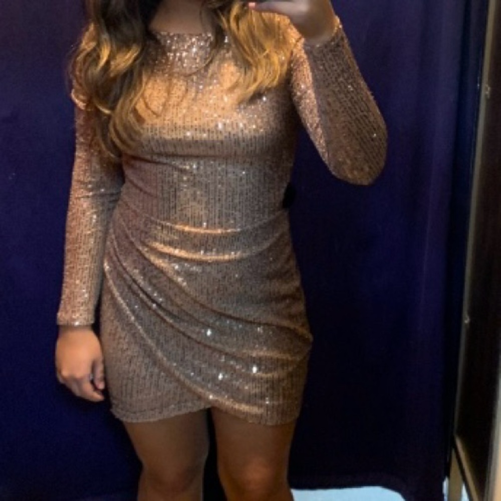 Homecoming Windsor Sparkling Gold Womens Dress